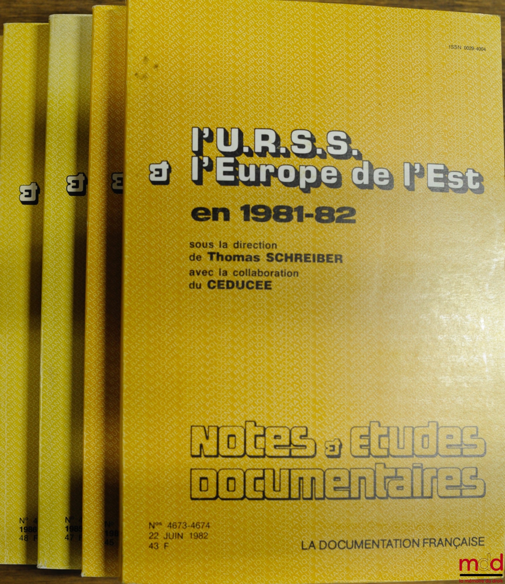 [Collective] – A series of 5 issues of Notes & Documentary Studies: THE USSR AND EASTERN EUROPE, from 1981-1986, edited by Thomas Schreiber with the collaboration of CEDUCEE