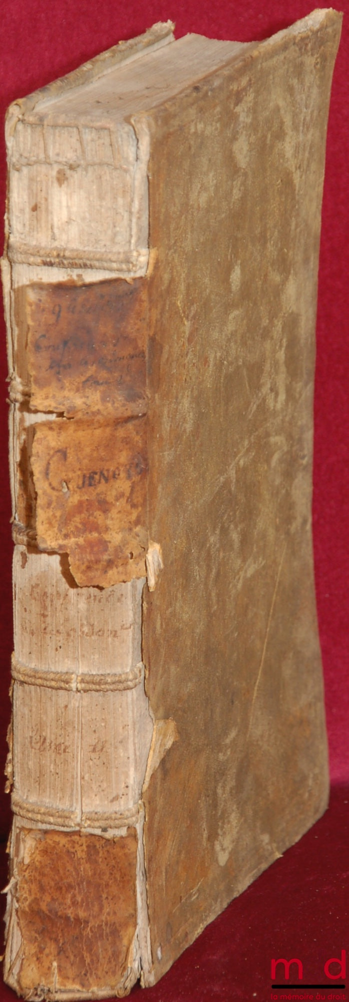 GUÉNOIS (Pierre) – LA CONFÉRENCE DES ORDONNANCES ROYAUX, DISTRIBUÉE EN XII LIVRES, à l’imitation & selon l’Ordre & disposition du Code de l’Empereur JUSTINIAN. PAR P. G., Conseiller et lieutenant particulier au Siège & ressort d’Issoudin en Berry. Et depu