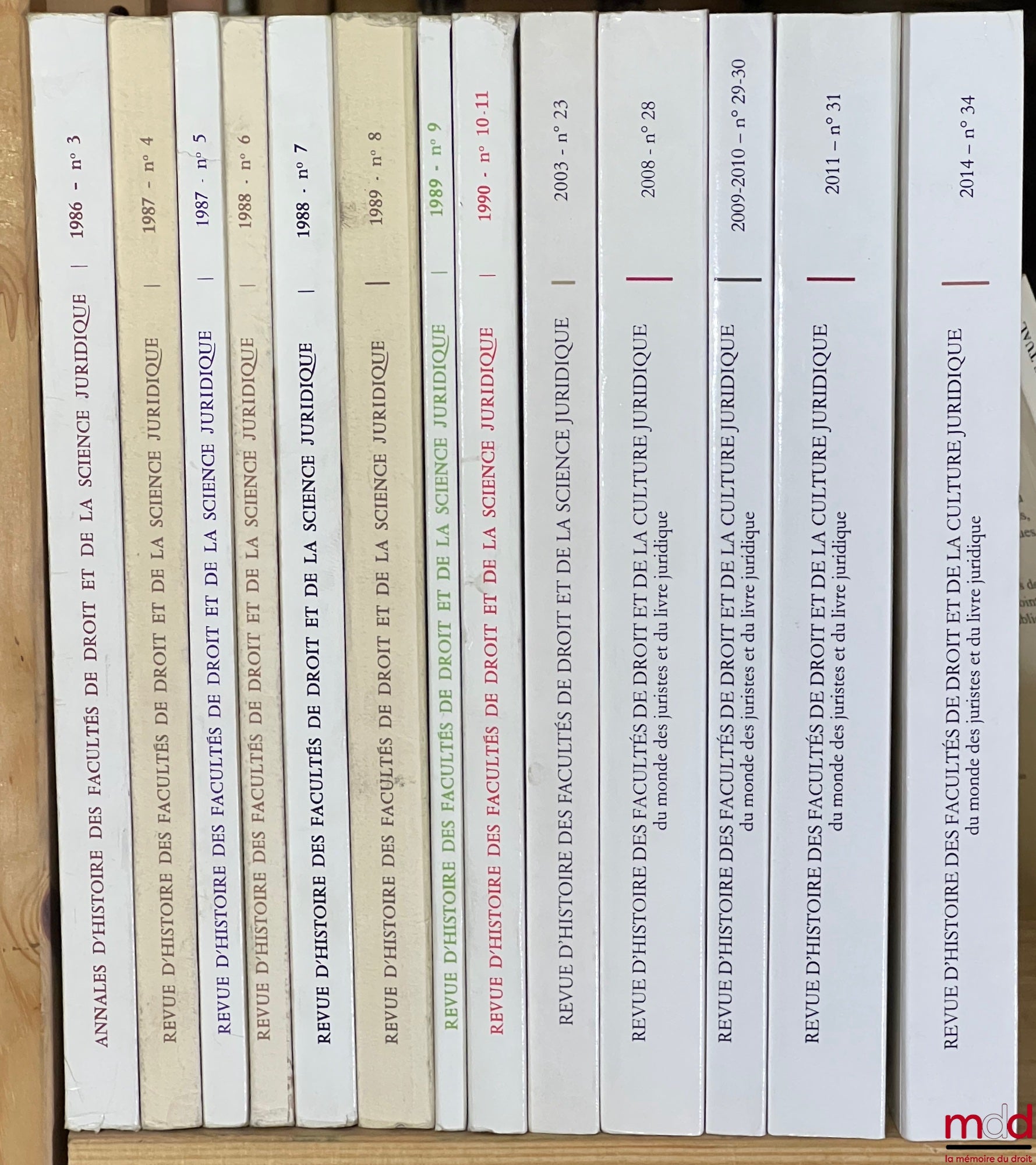 [Histoire des Facultés de Droit] – REVUE D’HISTOIRE DES FACULTÉS DE DROIT ET DE LA SCIENCE JURIDIQUE : – n° 3 de 1984 (ANNALES) au n° 10-11 de 1990 ; – n°  23 de 2003 ; – n° 28, 29-30 et 31 de 2003 à 2010 ; – n° 31 de 2011 ; – n° 34 de 2014