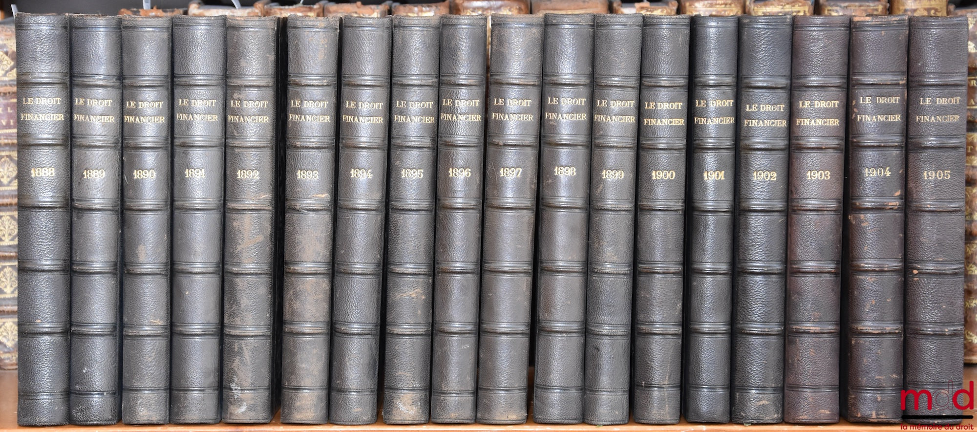 LE DROIT FINANCIER. Jurisprudence des valeurs mobilières et des sociétés (et des opérations de Bourse). Recueil bi-mensuel (puis mensuel à partir de 1906) fondé et dirigé par Édouard BADON-PASCAL, de 1888 [tête de collection] à 1939 [queue de coll. en 194