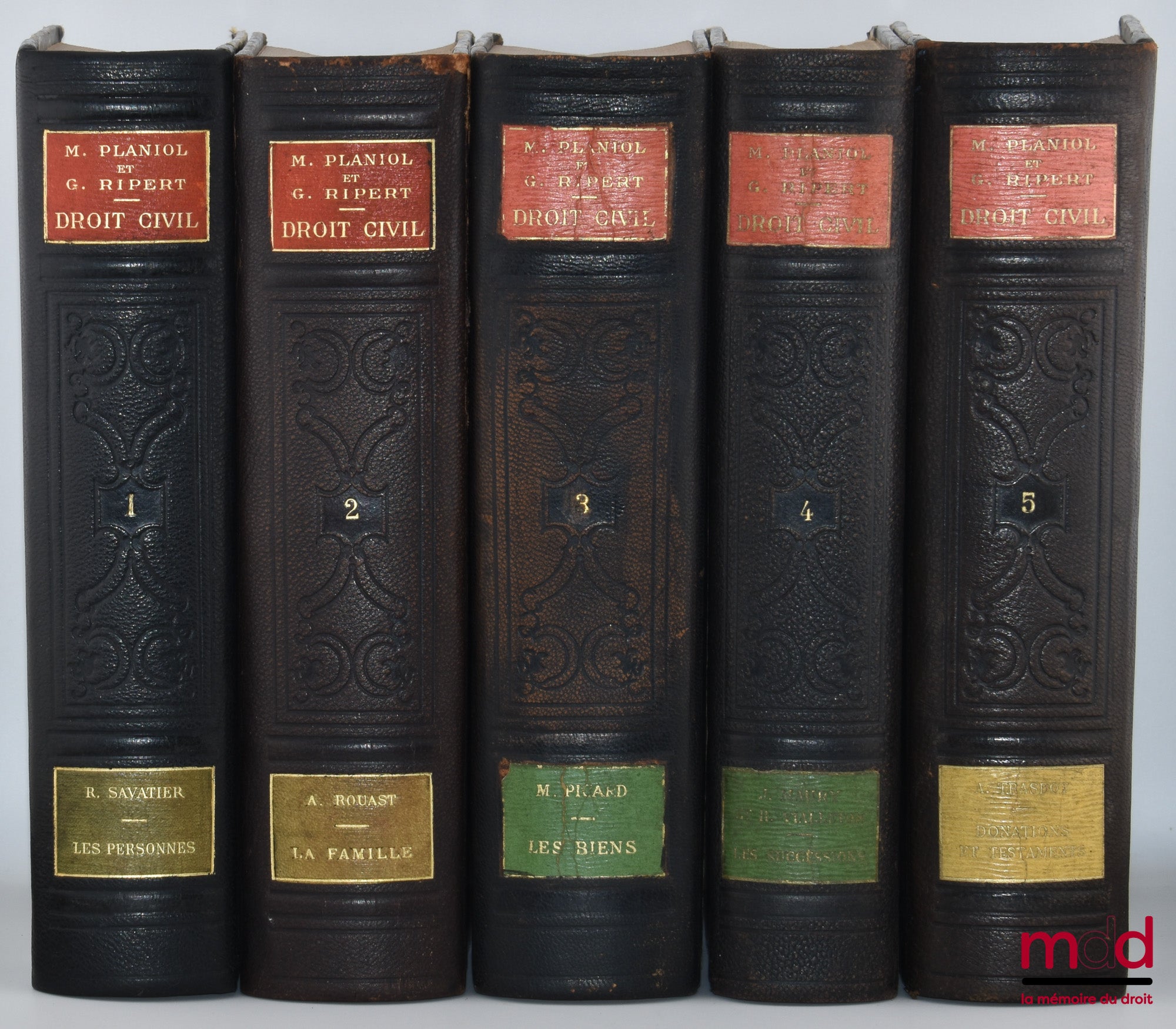 PLANIOL (Marcel) et RIPERT (Georges) – TRAITÉ PRATIQUE DE DROIT CIVIL FRANÇAIS, 1re éd. : t. I : Les personnes - État et capacité, Avec le concours de René Savatier (VIII-852 p.) ; t. II : La famille - Mariage, divorce, filiation, Avec le concours de Andr