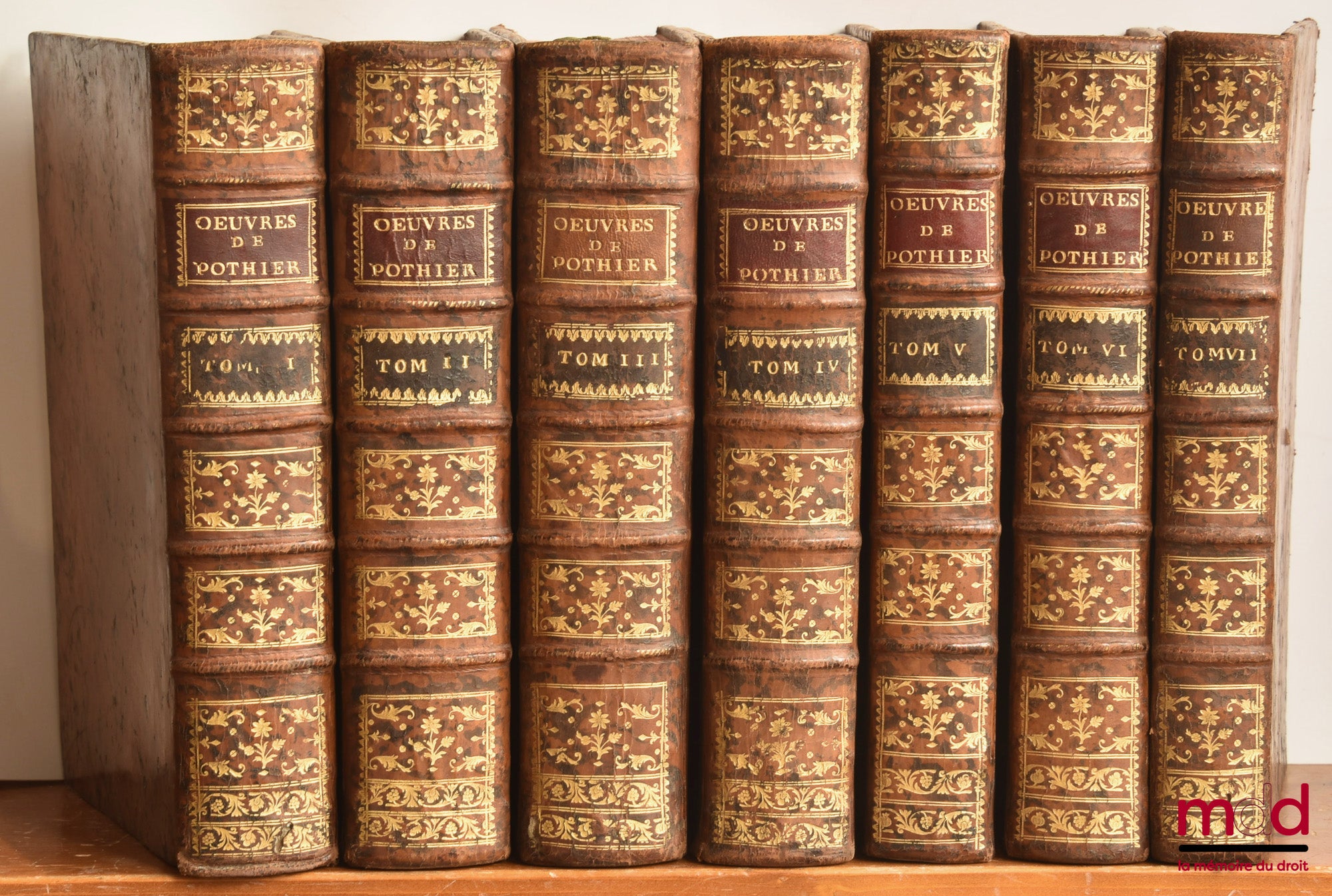 POTHIER (Robert-Joseph) – ŒUVRES DE POTHIER : TRAITÉS SUR DIFFÉRENTES MATIÈRES DE DROIT CIVIL, APPLIQUÉES À L’USAGE DU BARREAU ; ET DE JURISPRUDENCE FRANÇOISE, t. I : Le Traité des Obligations, le Traité du Contrat de Vente et le Traité des Retraits ; t.