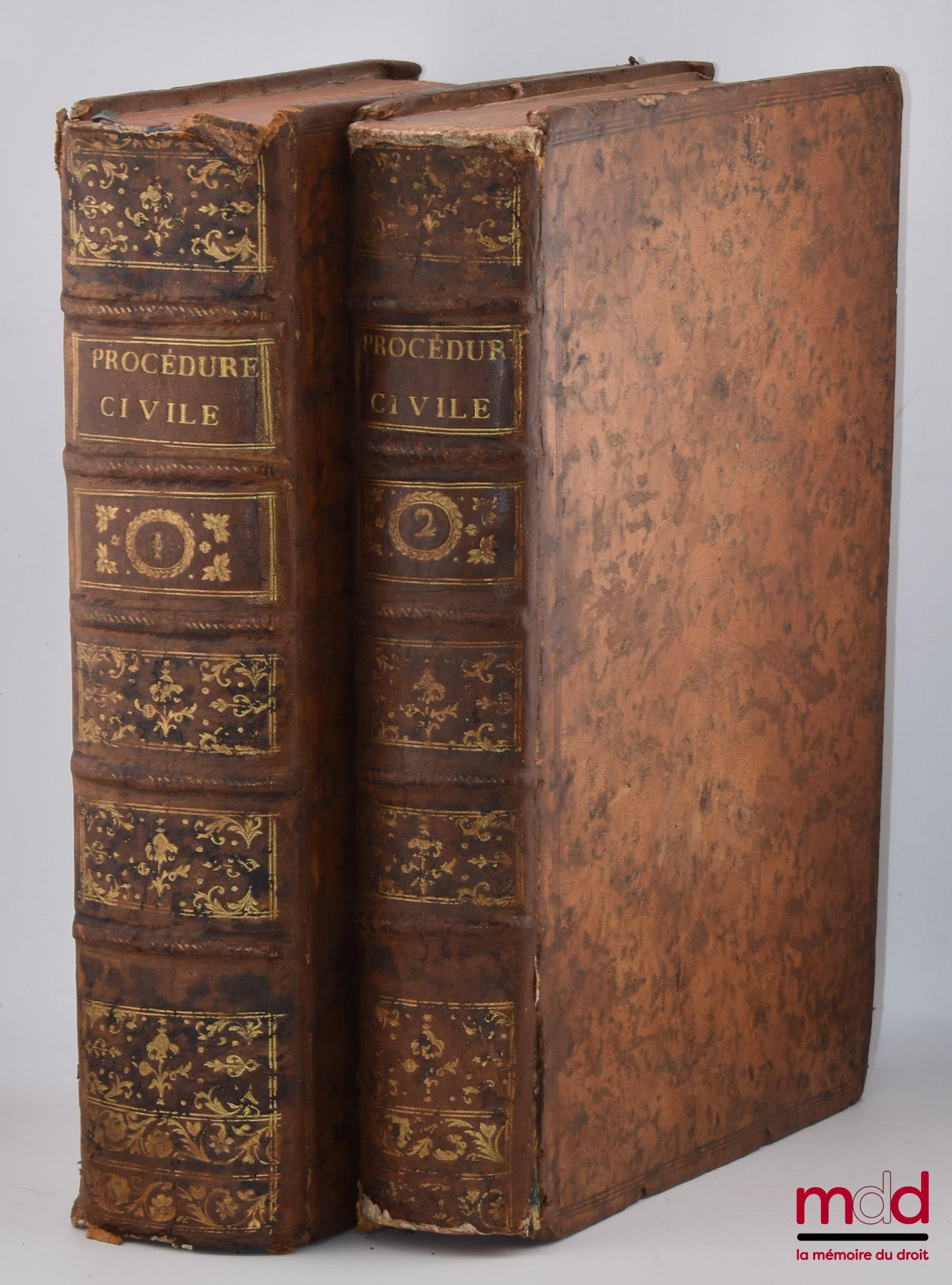 PIGEAU (Eustache-Nicolas) – LA PROCÉDURE CIVILE DU CHÂTELET DE PARIS, ET DE TOUTES LES JURISDICTIONS ORDINAIRES DU ROYAUME, DÉMONTRÉE PAR PRINCIPES, & MISE EN ACTION PAR DES FORMULES. Nouvelle éd., revue, corrigée & augmentée de plusieurs observations sur