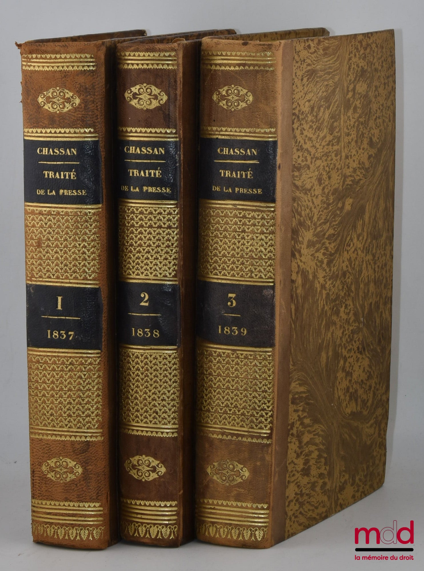 CHASSAN (Joseph-Pierre) – TRAITÉ DES DÉLITS ET CONTRAVENTIONS DE LA PAROLE, DE L’ÉCRITURE ET DE LA PRESSE (t. II : Poursuite et Jugement, t. III : Juridictions et procédures extraordinaires)
